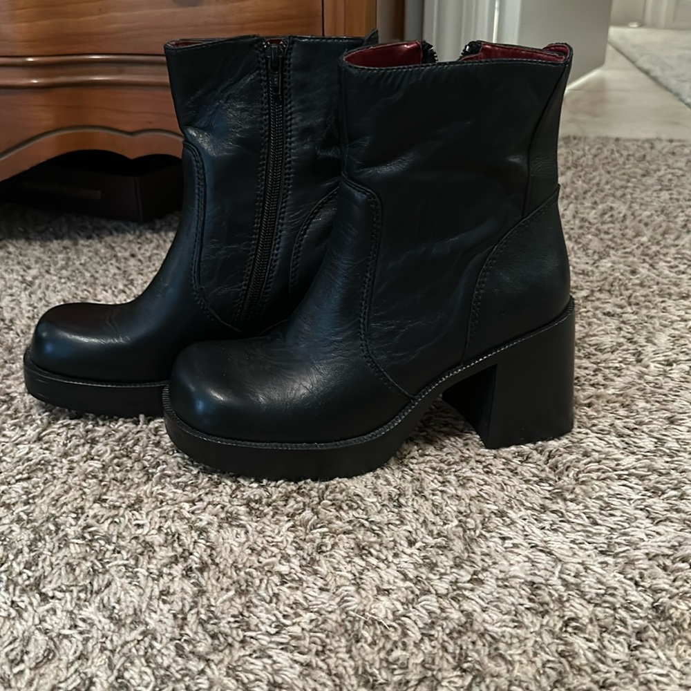 american eagle vintage looking booties